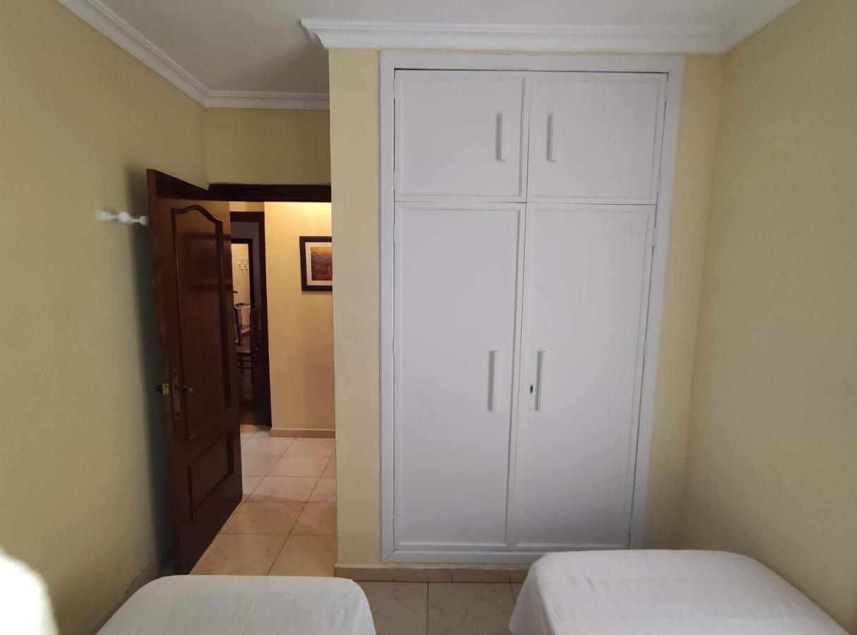 Amplio Piso Junto A Playa Victoria Apartment Cadiz Exterior photo