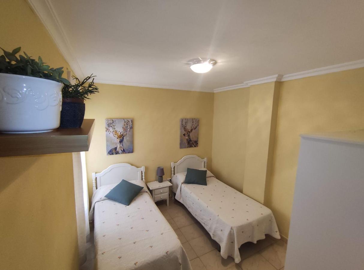 Amplio Piso Junto A Playa Victoria Apartment Cadiz Exterior photo
